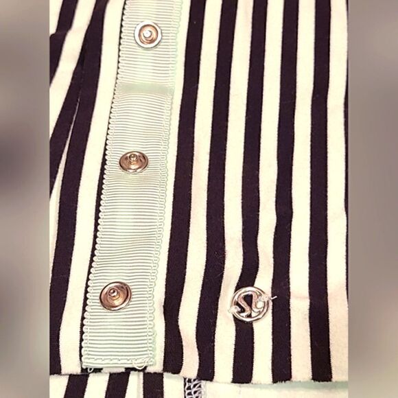 Lululemon Vinyasa Scarf, Mulit-Way Infinity Style, Mint Moment/Black Striped OS - Picture 2 of 7